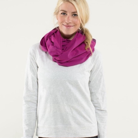 Lululemon Vinyasa Scarf - Picture 3 of 8